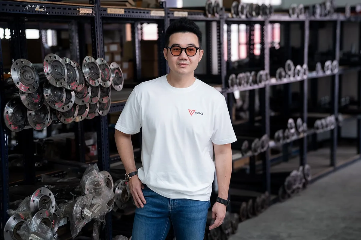 คุณวีรวัฒน์ มนัสภากร (เฮียวี) ประธานบริหาร บริษัท ห่อใหญ่อะไหล่ยนต์ จำกัด